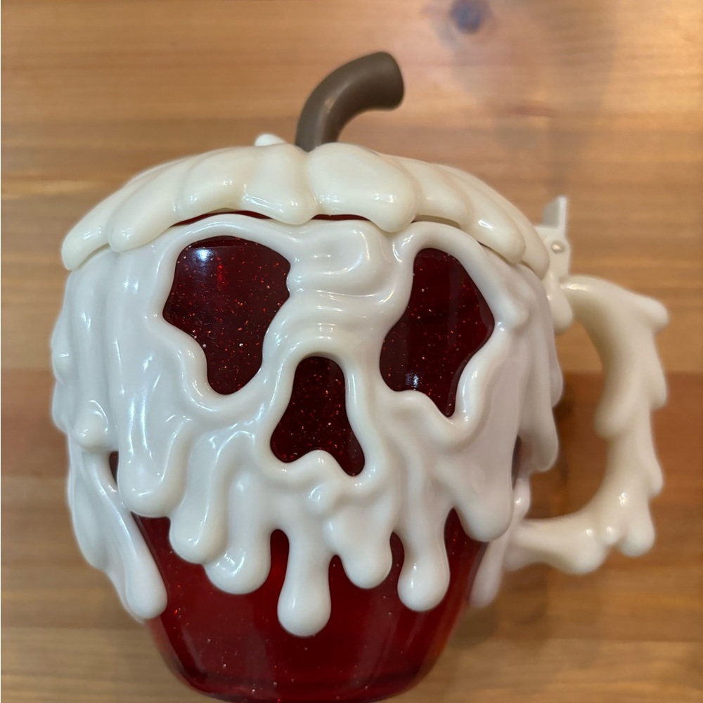 Disney parks poison apple sipper new